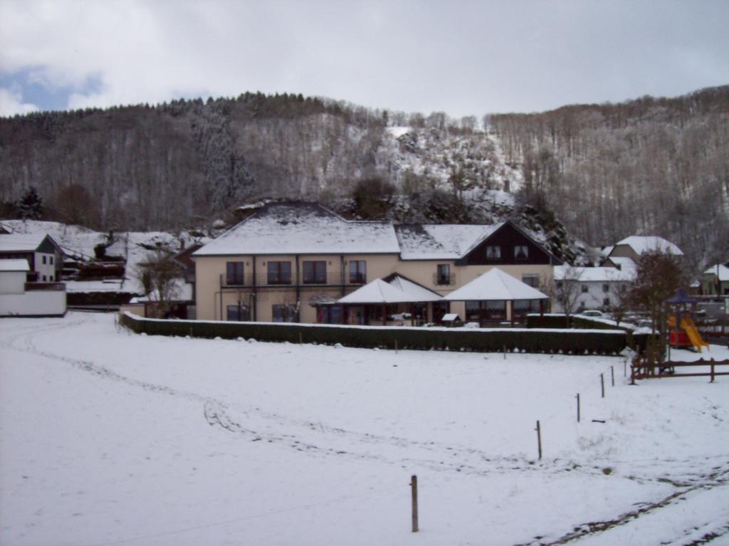 Hotel Dreilaenderblick Ouren Exterior photo